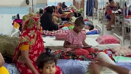 Bangladeş'te dang humması salgınında can kaybı 900’ü aştı
