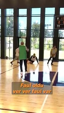 Cumhurbaşkanı Erdoğan'ın Basketbol oynadığı anlar paylaşıldı: Hadi Ömer yap sayını