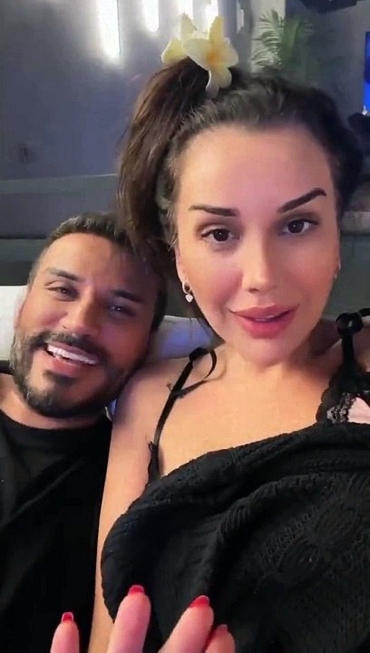 Dilan Polat bu sefer eşi Engin Polat ile paylaş...