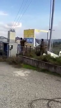 Azerbaycan ordusu Karabağ'daki Ermeni tabelalarını kaldırıyor