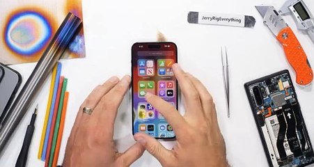 iPhone 15 tek bir hareketle paramparça oldu. 94 bin lira çöpe gitti