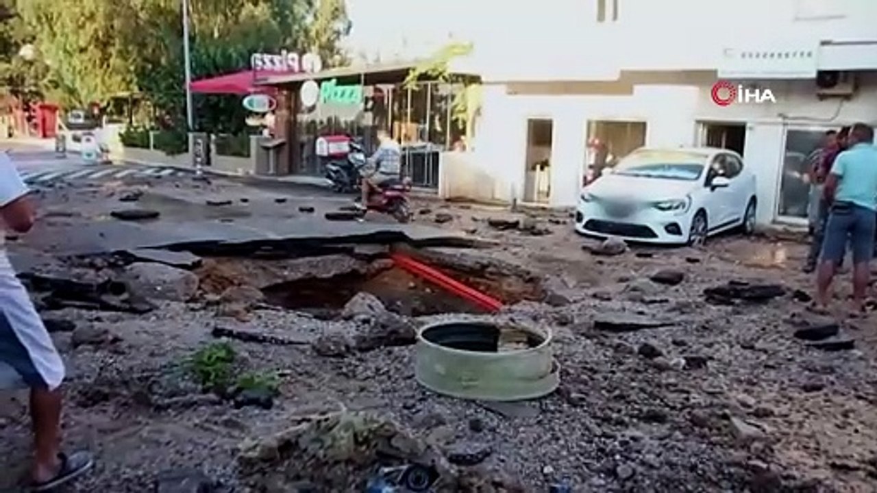Bodrum'da ortalık savaş alanına döndü: Sokaklar göle döndü, iş yerlerini su bastı, araçlar hasar gördü