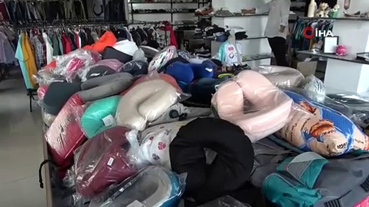 Havalimanında unutulan eşyalar satışa çıktı. Protez bacaklar da unutulmuş