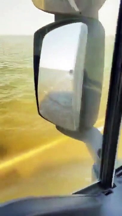 Çöldeki gölün içinden görüntüler geldi. Selden sonra çölde göl oluşmuştu