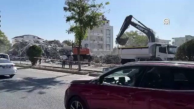 Adıyaman'da ağır hasarlı binaların yüzde 55'inin yıkımı tamamlandı