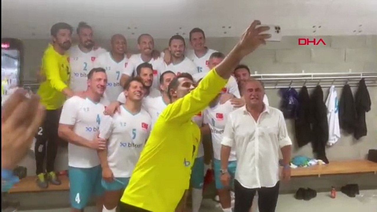 Fatih Terim kadroyu açıklamayı unuttu! Nihat Kahveci ile diyaloğu gündem oldu