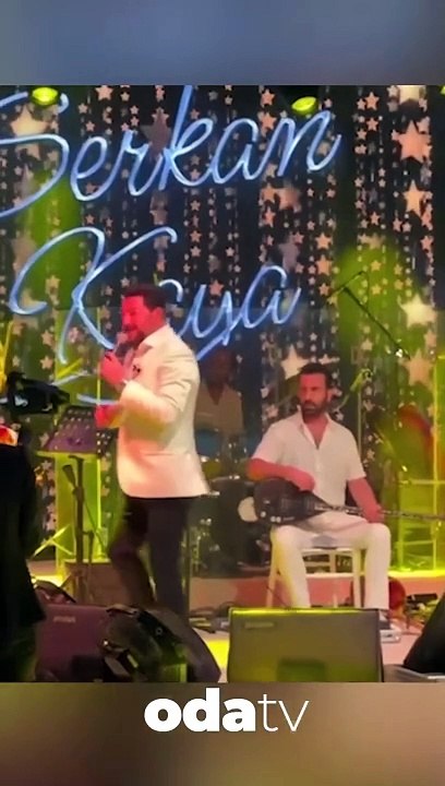 Ayhan Bora Kaplan’ın oğlunun sünnet düğününde Serkan Kaya ile Sibel Can da sahne almış