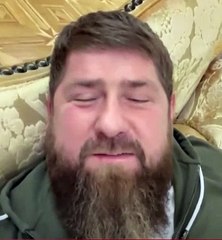 Kadirov doktorunu diri diri gömdürmüş. Annesini kanserden iyileştirip bakan olmuştu