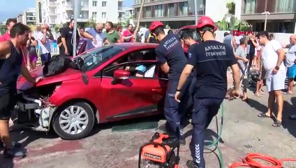 Download Video: Antalyasporlu Naldo'nun ailesi trafik kazası geçirdi. Oğlunun durumu kritik