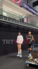 Ebrar ile Melissa Vargas düşman çatlatan yürüyüş yaptılar