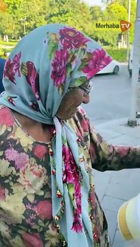 Çöpten yemek toplayan yaşlı kadının sözleri yürek burktu: Evde ekmek yok ne yapayım