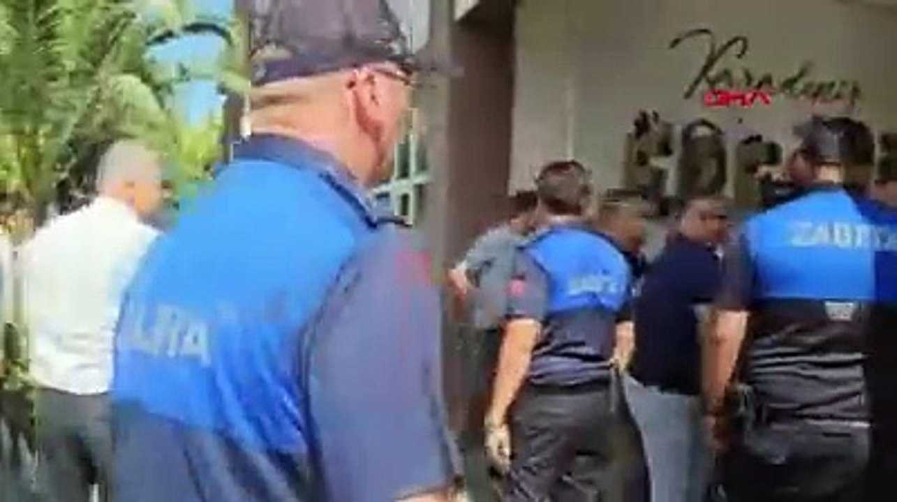 Meclis toplantısında yumruklar havada uçuştu