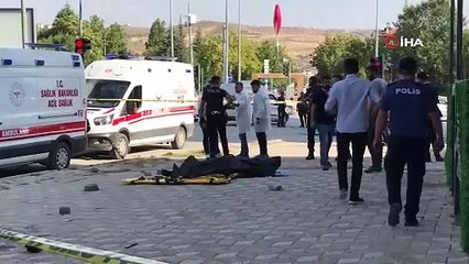 Kalp masajı yapılan yaralıyı ambulansın içinde katlettiler
