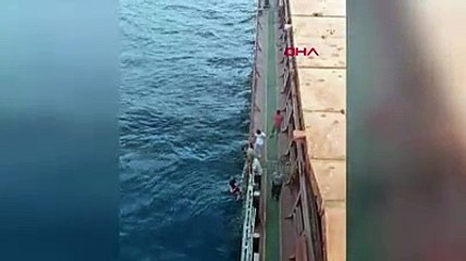 Karadeniz'in hırçın dalgalarıyla 20 saat mücadele etti. Mucize kurtuluş