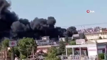 Boya fabrikası yandı. Gökyüzü kara dumanla kaplandı