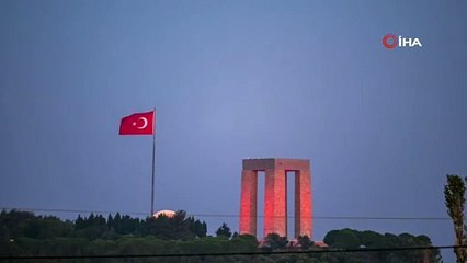 Süper Mavi Ay Şehitlik Abidesi'yle buluştu