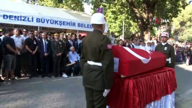 Uzman çavuş Kemal Özek, ismini aldığı şehit amcasının yanına defnedildi