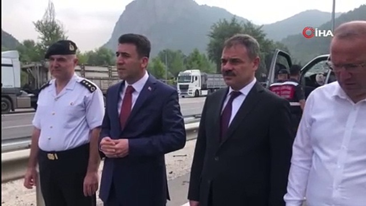 Düğün dönüşü feci kaza: 1 ölü, 3'ü ağır 14 yaralı