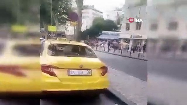Müşteri seçen taksici tepki gösterenlere küfürler yağdırdı