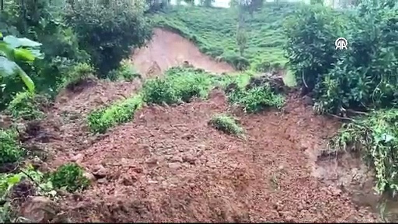 Rize'de şiddetli yağış. Dereler taştı cadde ve sokaklar göle döndü: 8 ev boşaltıldı