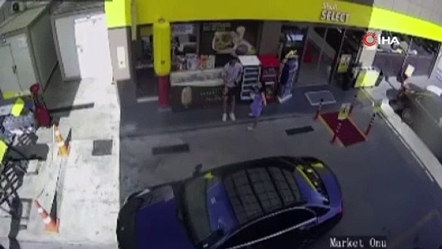 Beşiktaşlı futbolcu Emrecan Uzunhan'a yapılan saldırının görüntüsü ortaya çıktı