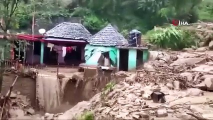 Hindistan'ın sel ve toprak kaymalarında en az 72 kişi öldü