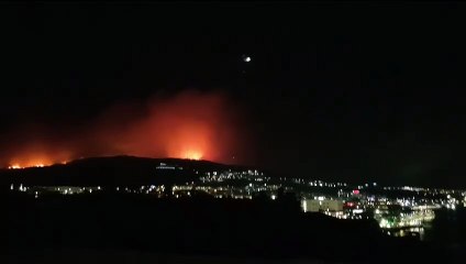 Çanakkale'de alevler hızla yerleşim yerlerine doğru gidiyor. Yaşar Gürsoy bölgeden bildiriyor