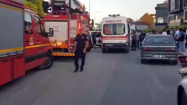 Kafa kafaya çarpışan iki araçtaki 6 kişi ölümden döndü. Kaza anı saniye saniye görüntülendi