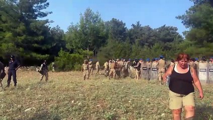 Akbelen’de görüntü almak isteyen gazetecinin gözüne biber gazı sıktılar