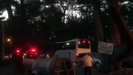 Ranta karşı vatandaşın koruduğu Akbelen Ormanı’na sabah baskını