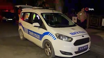 Ehliyetsiz ve alkollü taksi sürücüsü çay bahçesine daldı