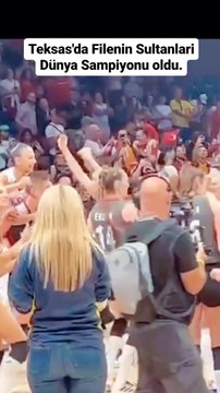 Amerikalılar Erik Dalını pek sevdi. Kızlar şampiyonluğu erik dalı oynayarak kutladılar