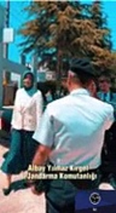 Cumhuriyet tarihinin ilk başörtülü valisi Kübra Güran Yiğitbaşı Mehmetçikle bir araya geldi