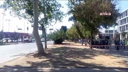 İstanbul Göç İdaresi'nin önünde şüpheli paket alarmı