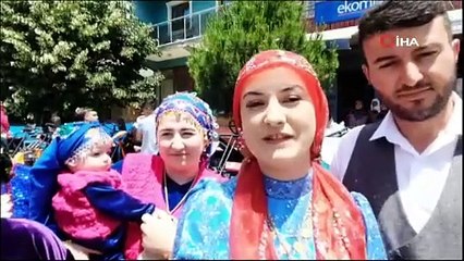 Tarım araçları ile düğün konvoyu kurdular