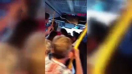 Şoför kapıları açmadı, duraktaki yolcular İETT otobüsünü tekmeledi
