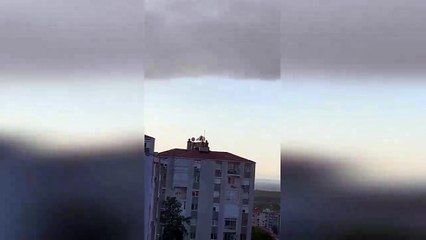 Manisa'daki yangın İzmir'i kapkara yaptı