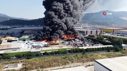Manisa'da koca fabrika alevlere teslim oldu