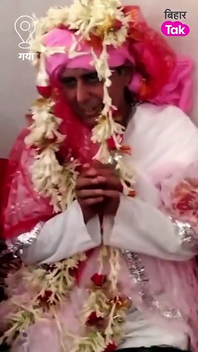 Kel olduğu ortaya çıkan damadı düğünde gelinin ailesi tekme tokat dövdü