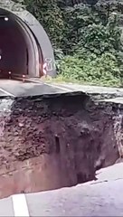 Ölüm garantili yol. Yandaş müteahhidin yaptığı yol çöktü