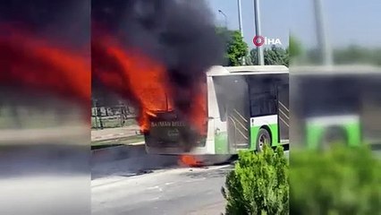 Yolcu dolu belediye otobüsü alev alev yandı