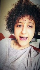 Ecem Erkek film önerisine gelen yorumlar için video çekti