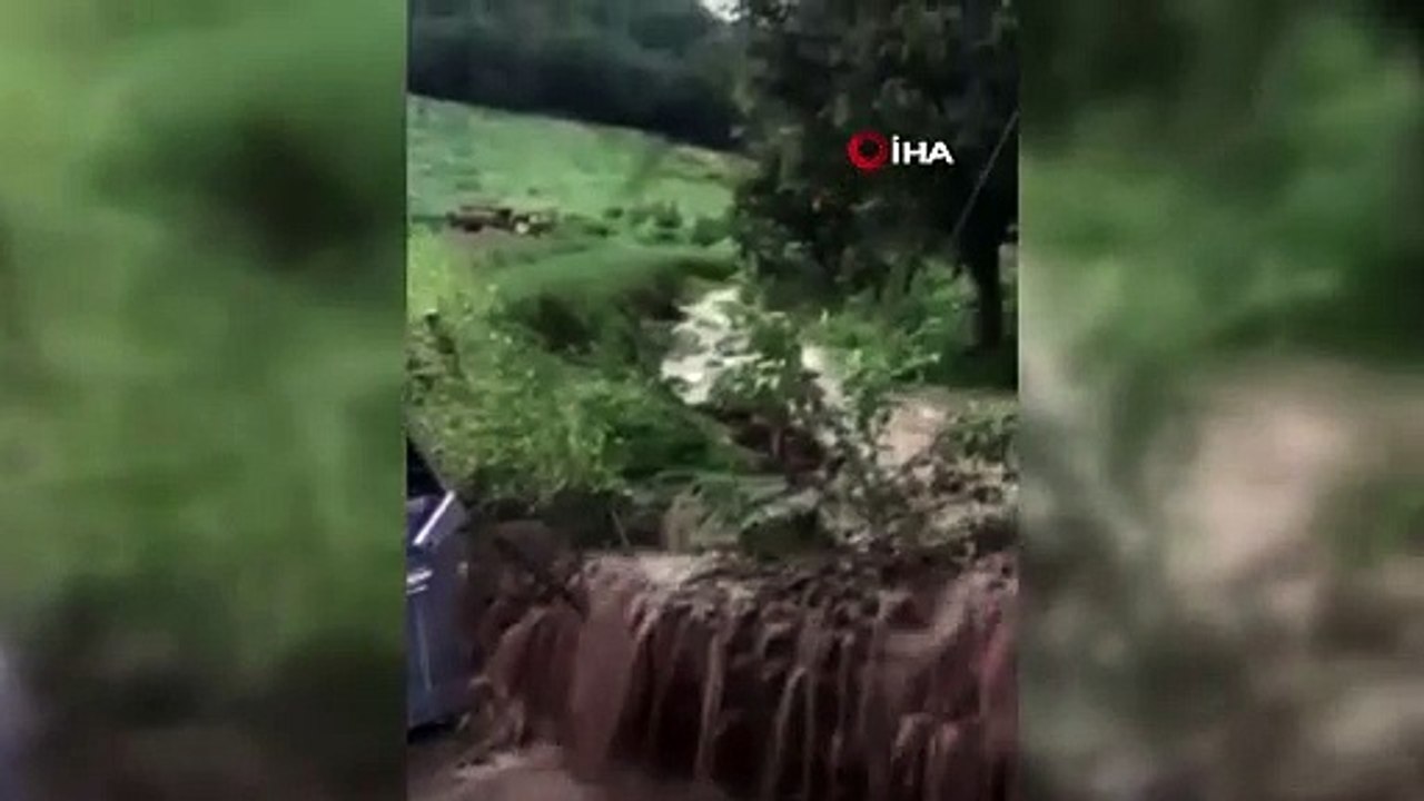 Samsun'da sağanak su baskınlarına sebep oldu