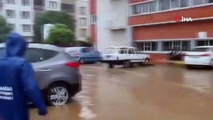 Akhisar'da devlet hastanesi sel felaketinin ardından hizmet veremiyor