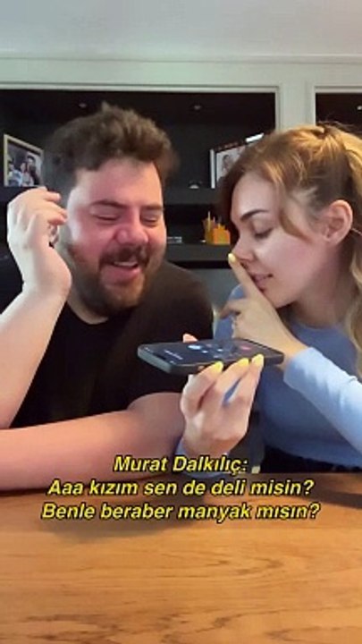Berfu Yenenler telefon şakasıyla Murat Dalkılıç'ın yalanını ortaya çıkardı. Yalancının mumu söndü. Eser Yenenler arkadaşını satışa getirdi