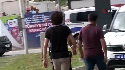 İstanbul'da otomobil ile minibüs kafa kafaya çarpıştı: 4 yaralı