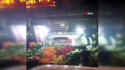 Öfkesini manavdaki meyvelerden çıkardı