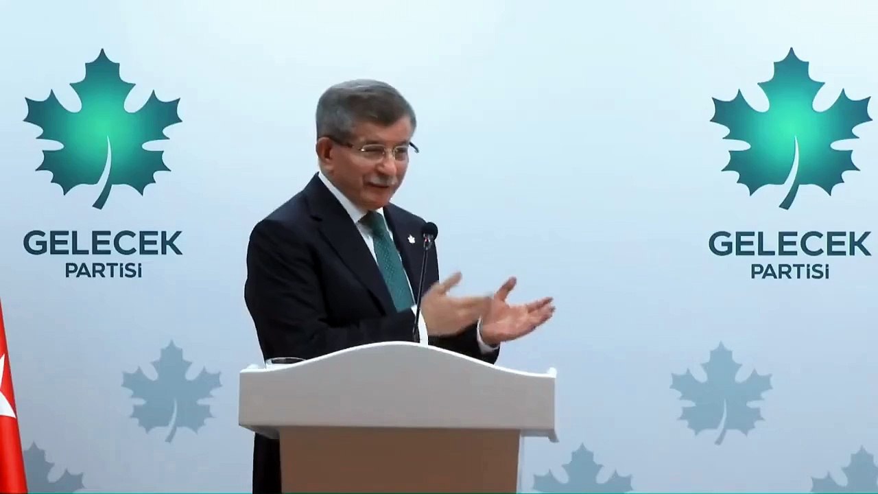Ahmet Davutoğlu'ndan Nureddin Nebati paylaşımı: Bre akılsız adam!