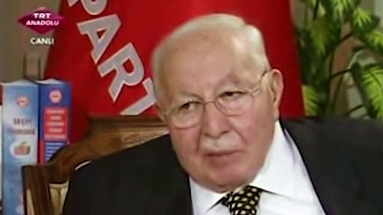 Erbakan AKP için zehir zemberek sözler söylemişti. Erdoğan'ın mezar ziyareti sonrası gündeme geldi