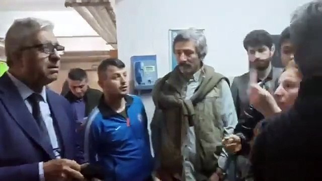 AKP'liler TKP müşahitlerini dışarı çıkarmaya çalıştı